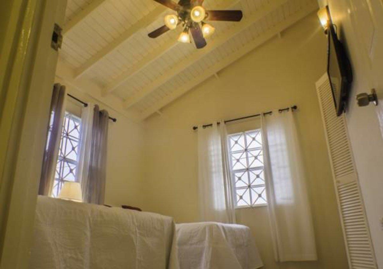 N2N Suites - Ochio Rios Vacation Home أوشو ريوس المظهر الخارجي الصورة