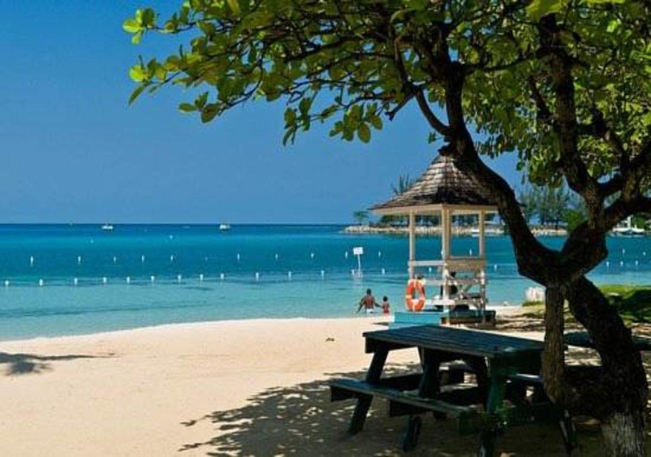 N2N Suites - Ochio Rios Vacation Home أوشو ريوس المظهر الخارجي الصورة
